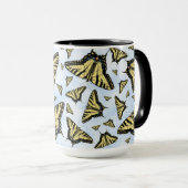 Yellow Swallowtail Butterflies on Blue Sky Pattern Tasse (VorderseiteRechts)