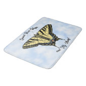 Yellow Swallowtail Butterfly Blue Sky Personalized Badematte (Schrägansicht)