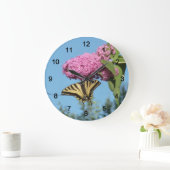 Yellow Tiger Frack auf Pink Butterfly Bush Fl Große Wanduhr (Zuhause)