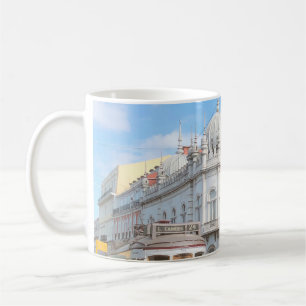 YELLOW TRAM ON ROAD KAFFEETASSE