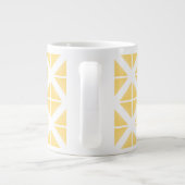 Yellow Trendy Triangle Pattern Jumbo-Tasse (Rückseite)
