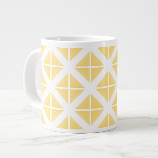 Yellow Trendy Triangle Pattern Jumbo-Tasse (Vorderseite Links)