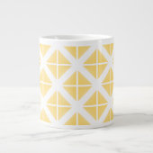 Yellow Trendy Triangle Pattern Jumbo-Tasse (Vorderseite)