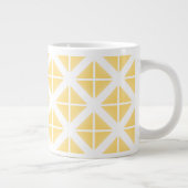 Yellow Trendy Triangle Pattern Jumbo-Tasse (Rechts)