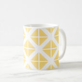 Yellow Trendy Triangle Pattern Kaffeetasse (VorderseiteRechts)