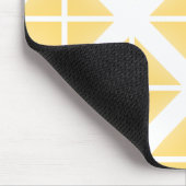 Yellow Trendy Triangle Pattern Mousepad (Ecke)