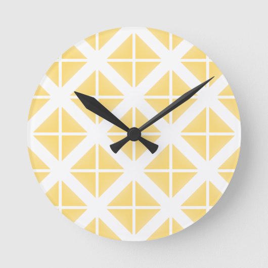 Yellow Trendy Triangle Pattern Runde Wanduhr (Vorderseite)