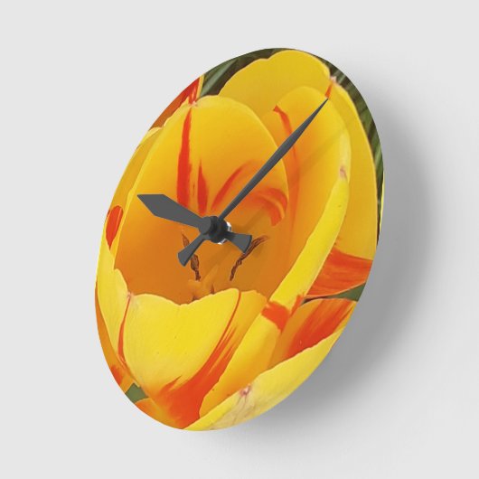 Yellow Tulip Clock Runde Wanduhr (Winkel)
