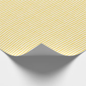 Yellow & White Wonky Stripes Geschenkpapier (Ecke)