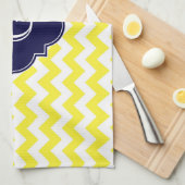 Yellow WhZickzack Navy Blue Quatrefoil Monogramm Geschirrtuch (Viertel Falte)