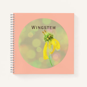 Yellow Wingstem Blume auf Rose Bud Spiral Notebook Notizblock