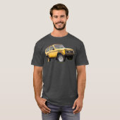 Yellow wrecked and aufgibt Lada Niva car T-Shirt (Vorne ganz)