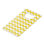 Yellow Zigzag, gelb Zickzack, geometrisches Muster Geldbeutel Flaschenöffner (Rückseite Schrägansicht)
