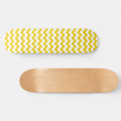 Yellow Zigzag, gelb Zickzack, geometrisches Muster Skateboard (Horizontal)