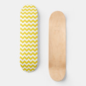 Yellow Zigzag, gelb Zickzack, geometrisches Muster Skateboard (Vorderseite)