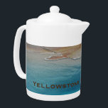 Yellowstone Atemberaubend Blue Pool Foto National<br><div class="desc">Dieses Yellowstone Nationalpark Teapot ist nur eines der vielen schönen und abwechslungsreichen Landschaften dieses riesigen Nationalparks. Der atemberaubende blaue Pool dieser heißen Quelle ist von weißen Mineralvorkommen umgeben, die dieser Landschaft ein ganz anderes Gefühl geben. Der wunderschöne blaue Pool bietet den Hintergrund für den "Yellowstone Nationalpark", der nach Belieben angepasst...</div>