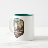Yellowstone Falls Bear Selfie Shield Zweifarbige Tasse (Vorderseite Links)