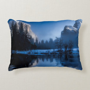 Yellowstone-Nationalpark im Winter Dekokissen