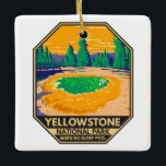 Yellowstone Nationalpark Morgenröte Keramikornament<br><div class="desc">Yellowstone Wald Vektorgrafik Design. Der Park verfügt über dramatische Schluchten,  alpine Flüsse,  üppige Wälder,  heiße Quellen und wilde Geysire,  einschließlich seiner berühmtesten,  Alten Treue.</div>
