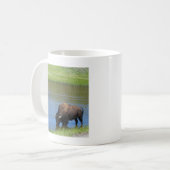 Yellowstone Wild Buffalo im Teich Kaffeetasse (Vorderseite Links)