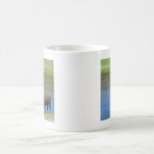 Yellowstone Wild Buffalo im Teich Kaffeetasse (Mittel)
