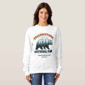 Yellowstone Wilderness Bear - Cozy Outdoor Vibes Sweatshirt (Vorne ganz)
