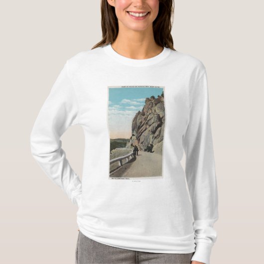 Yellowstone, WYVacationers, altes Auto, nahe T-Shirt (Vorderseite)