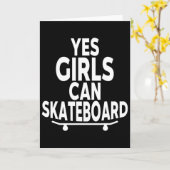 Yes Girls Can Skateboard - Funny Skateboarding  Karte (Gelbe Blume)