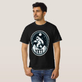 Yeti Reisen um Schneemberge T - Shirt (Vorne ganz)