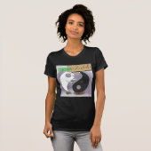 Yin Meets Yang Zen Funny T-Shirt (Vorne ganz)
