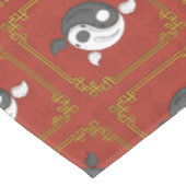Yin und Yang das Koi-Tablecloth Tischdecke (Schrägansicht)