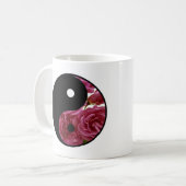 Yin und Yang mit Blumen Kaffeetasse (Vorderseite Links)