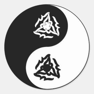 Yin und Yang-Zeichen in Schwarz und Weiß Runder Aufkleber