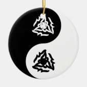 Yin und Yang-Zeichen in Schwarzweiß Keramik Ornament (Vorne)