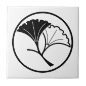 Yin und Yangginkgo-Blätter im threadlike Ring Fliese (Vorderseite)