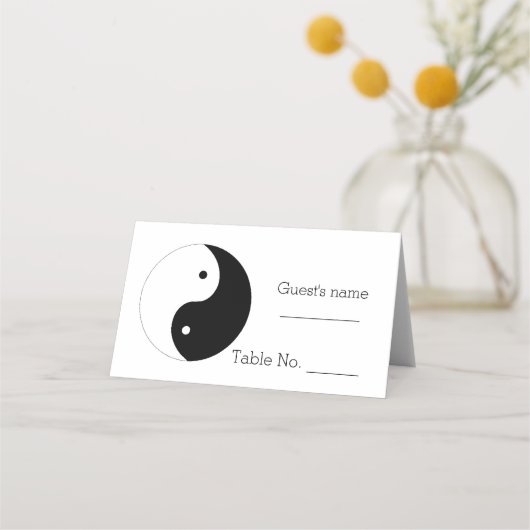 Yin Yang Black and White Design Wedding Platzkarte (Vorderseite)