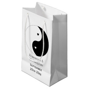 Yin Yang Black and White Hearts Design Wedding Kleine Geschenktüte