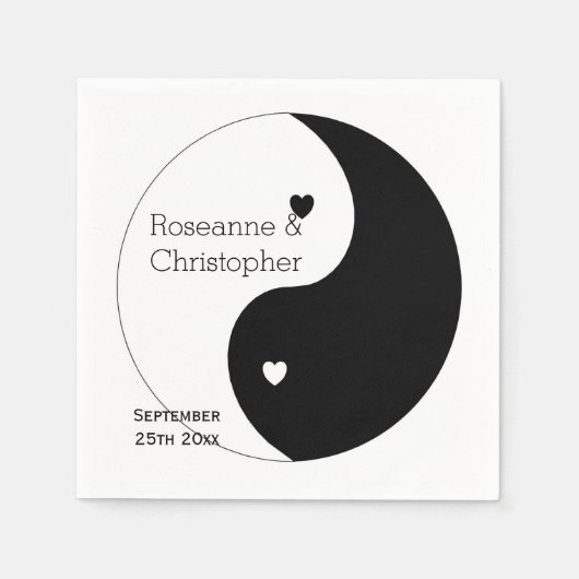 Yin Yang Black and White Hearts Design Wedding Serviette (Vorderseite)