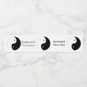Yin Yang Black and White Hearts Design Wedding Wasserflaschenetikett (Einzelnes Label)