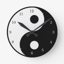 Yin Yang Black und White Symbol Clock