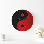 Yin Yang Clock in Red and Black Große Wanduhr (Zuhause)
