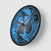 Yin Yang Dragons, blau und schwarz Runde Wanduhr (Winkel)