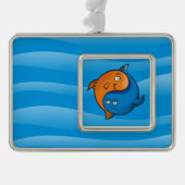 Yin Yang Fish Cartoon Rahmen-Ornament Silber (Vorderseite)