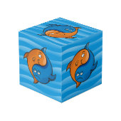 Yin Yang Fish Cartoon Würfel (Rückseite Schrägansicht)