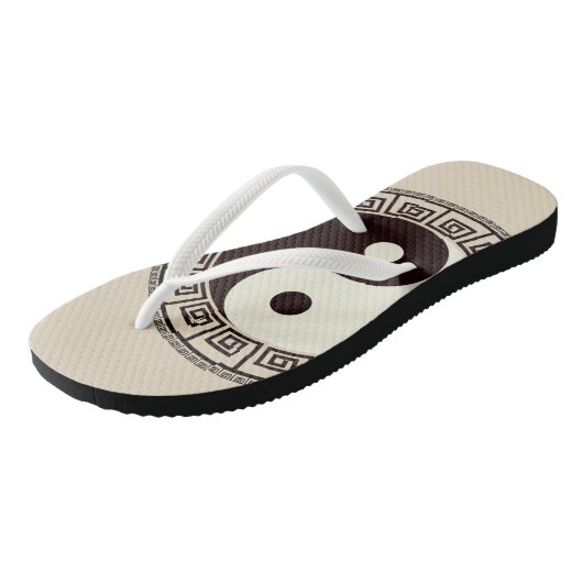 Yin-Yang-Flip-Flops Badesandalen (Schrägansicht)