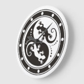 YIN & YANG Geckos black + your background & idea Große Wanduhr (Winkel)