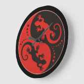 YIN & YANG Geckos schwarz rot + Ihre Hintergrundid Große Wanduhr (Winkel)