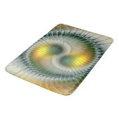 Yin Yang Green Yellow Abstraktes farbiges Fraktal Badematte (Schrägansicht)