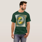 Yin Yang Green Yellow Abstraktes farbiges Fraktal T-Shirt (Vorne ganz)