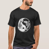 Yin Yang Koi Fish Art Tee – Elegant Ink Drawing De (Vorderseite)